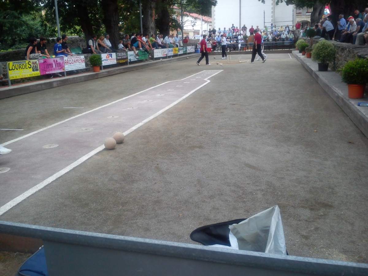 Bolera La robleda en Puente San Miguel